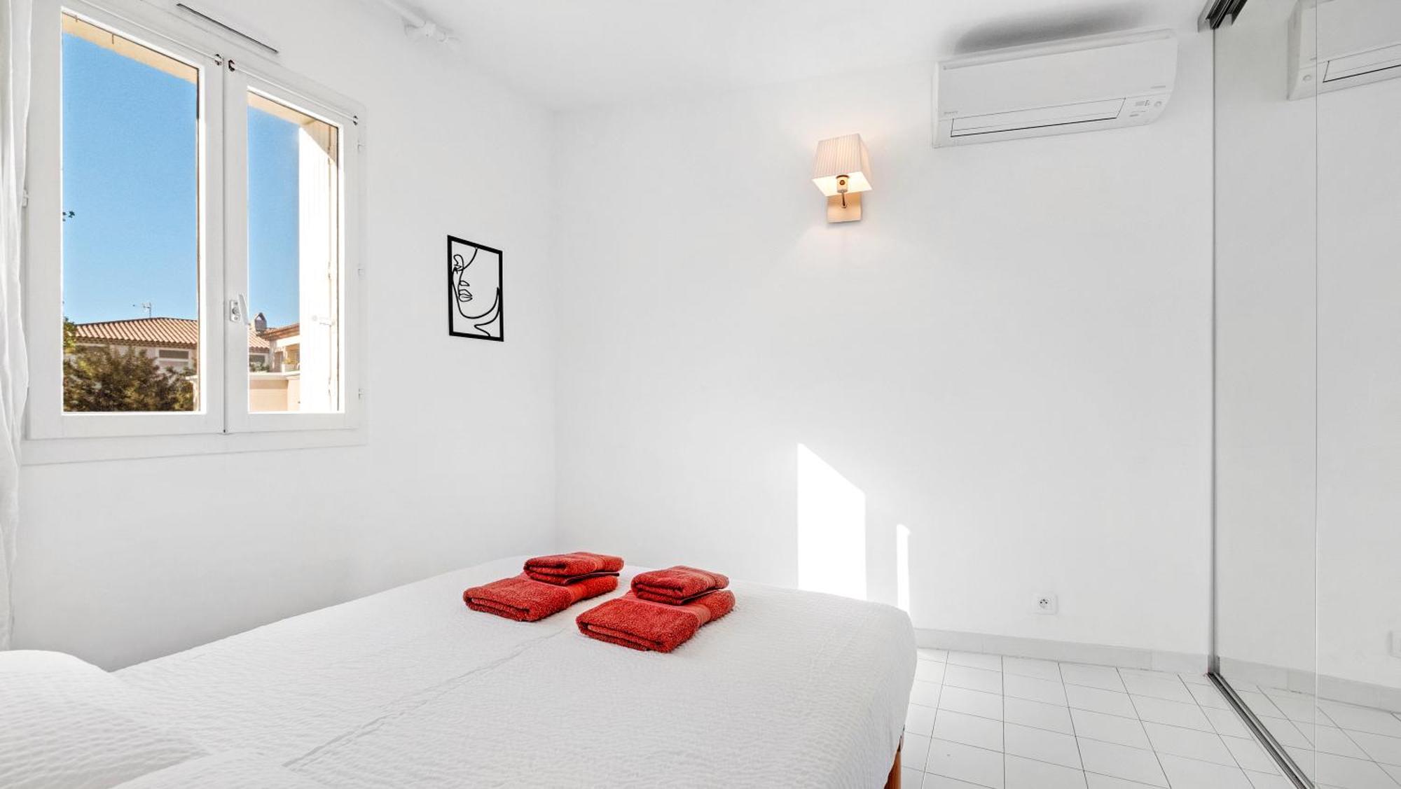 Casa Nostra, Port-Grimaud, Vue Sur Les Canaux 外观 照片