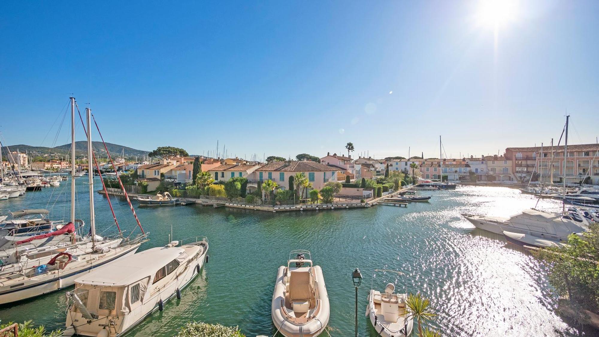 Casa Nostra, Port-Grimaud, Vue Sur Les Canaux 外观 照片